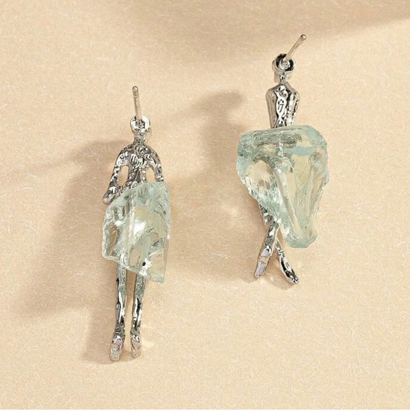 Stick Figure Couple- Sitting on Fluorite Rock Modern Abstract Art Sculpture Stud - Picture 6 of 8